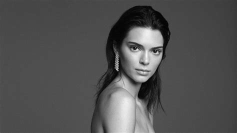 The model frees the nipple on the red carpet. Kendall Jenner doesn't bat an eye when it comes to nearly-nude dressing. This is the model who wore a barely-there crystal-covered dress exposing her ...
